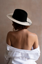 Load image into Gallery viewer, YIN YANG BLACK/IVORY - Trinidad Cuesta