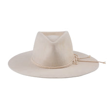 Load image into Gallery viewer, WIND IVORY - Trinidad Cuesta