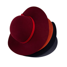 Load image into Gallery viewer, AMANDA COLORS - Trinidad Cuesta