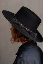 Load image into Gallery viewer, ANDES BLACK - Trinidad Cuesta